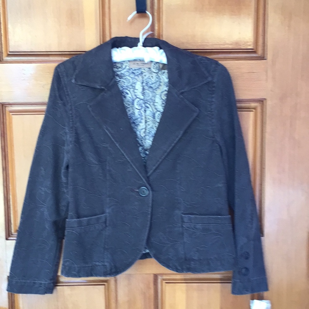 Brown short blazer